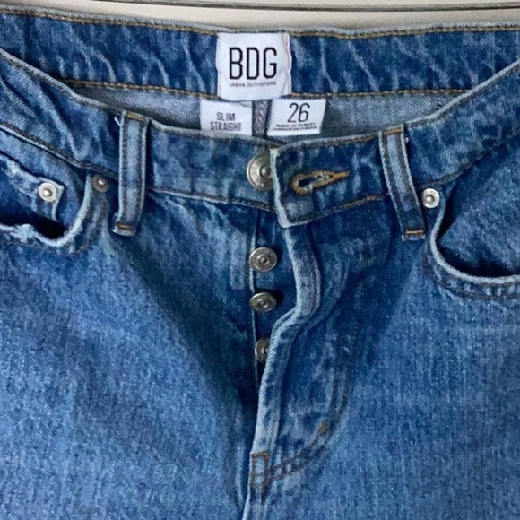 NWOT Urban Outfitters BDG Button Down Slim Straight Jeans in Size 26 - Picture 2 of 4